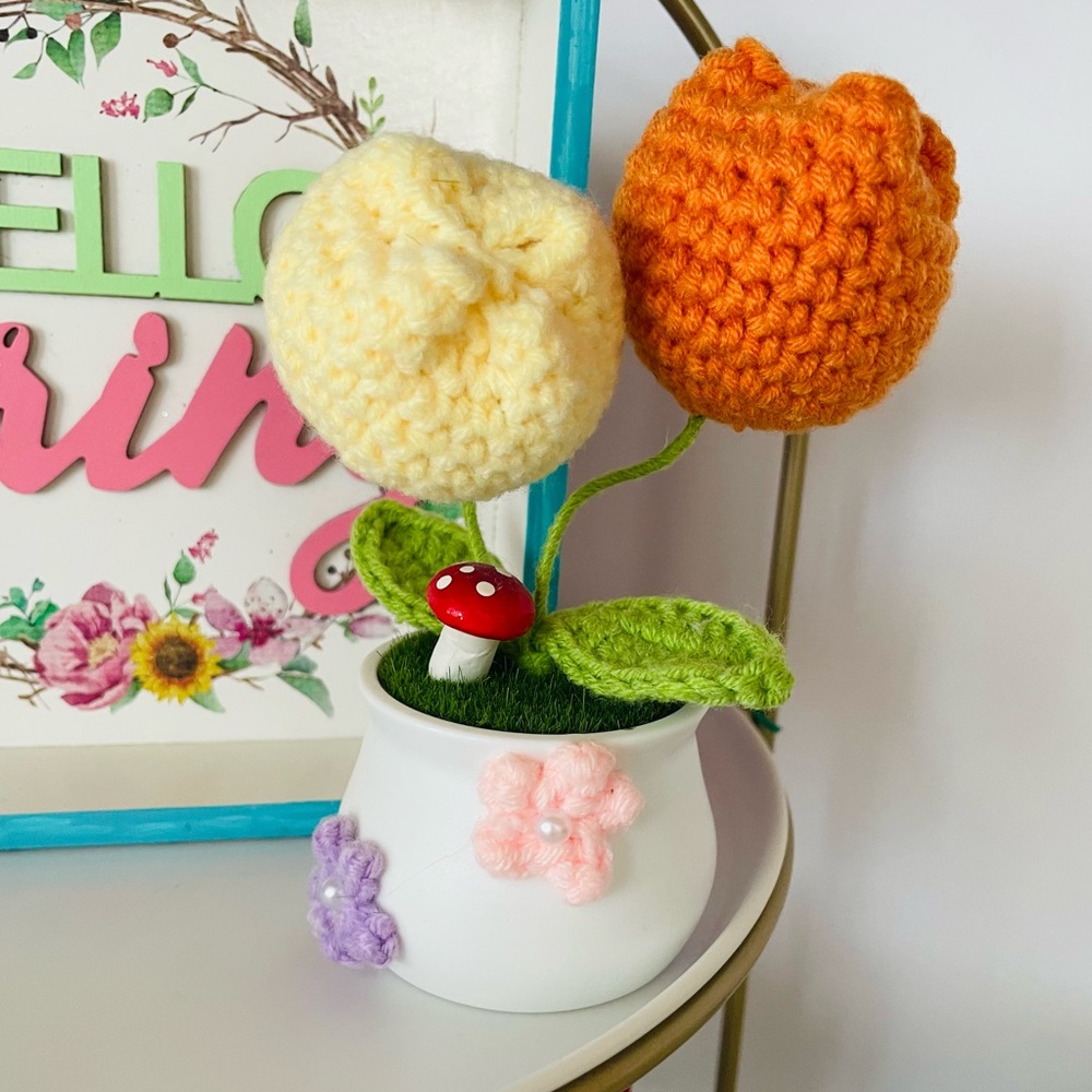 Crochet Tulip Duo in Orange and Cream
